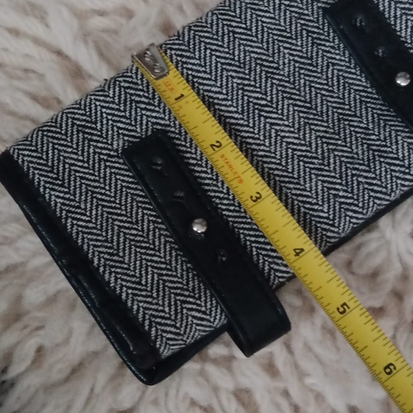 Hanae Mori  makeup/brush case - Picture 7 of 8